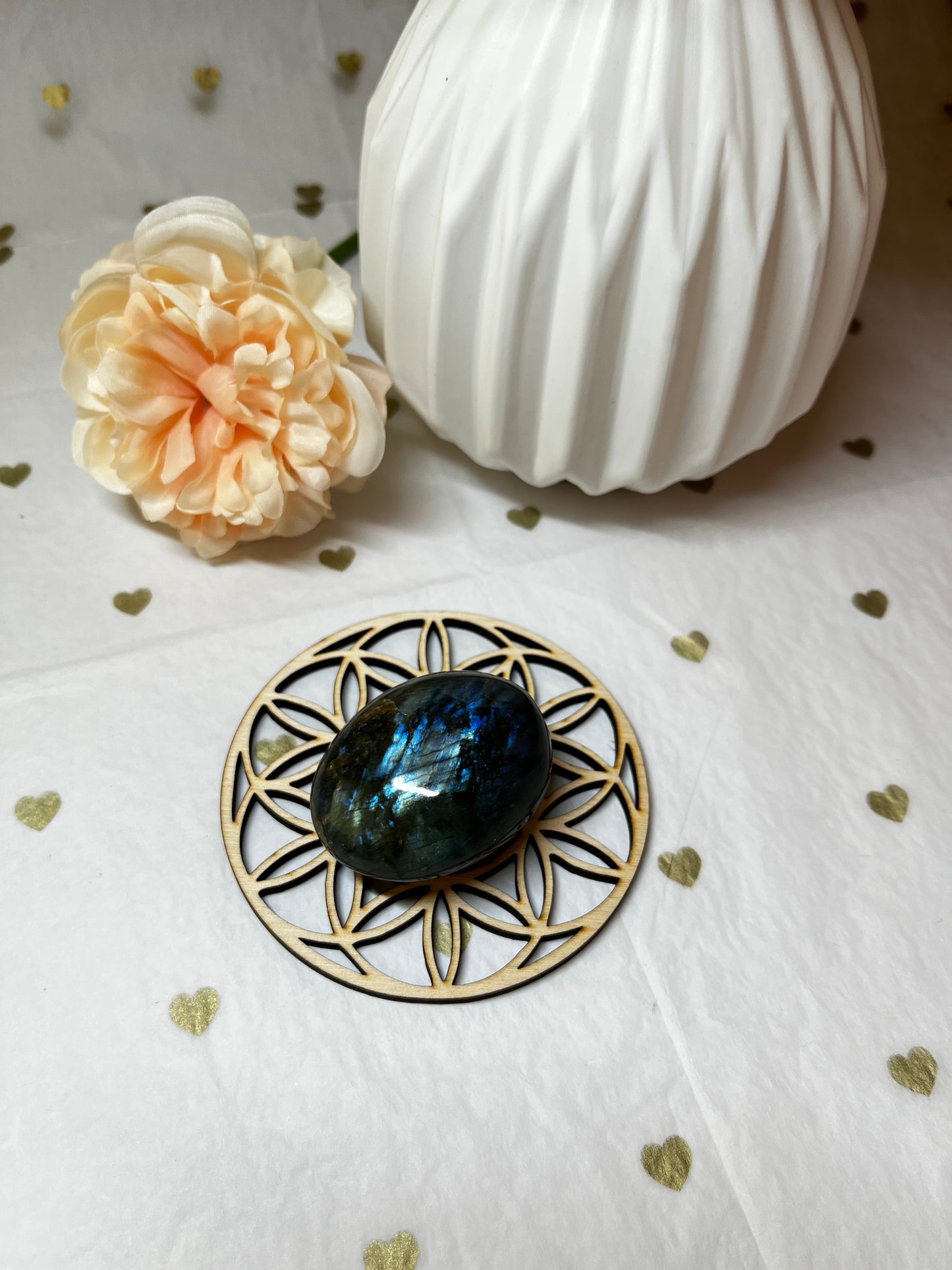 Galet Labradorite A (50 à 110 g) : Protection & Énergie Positive