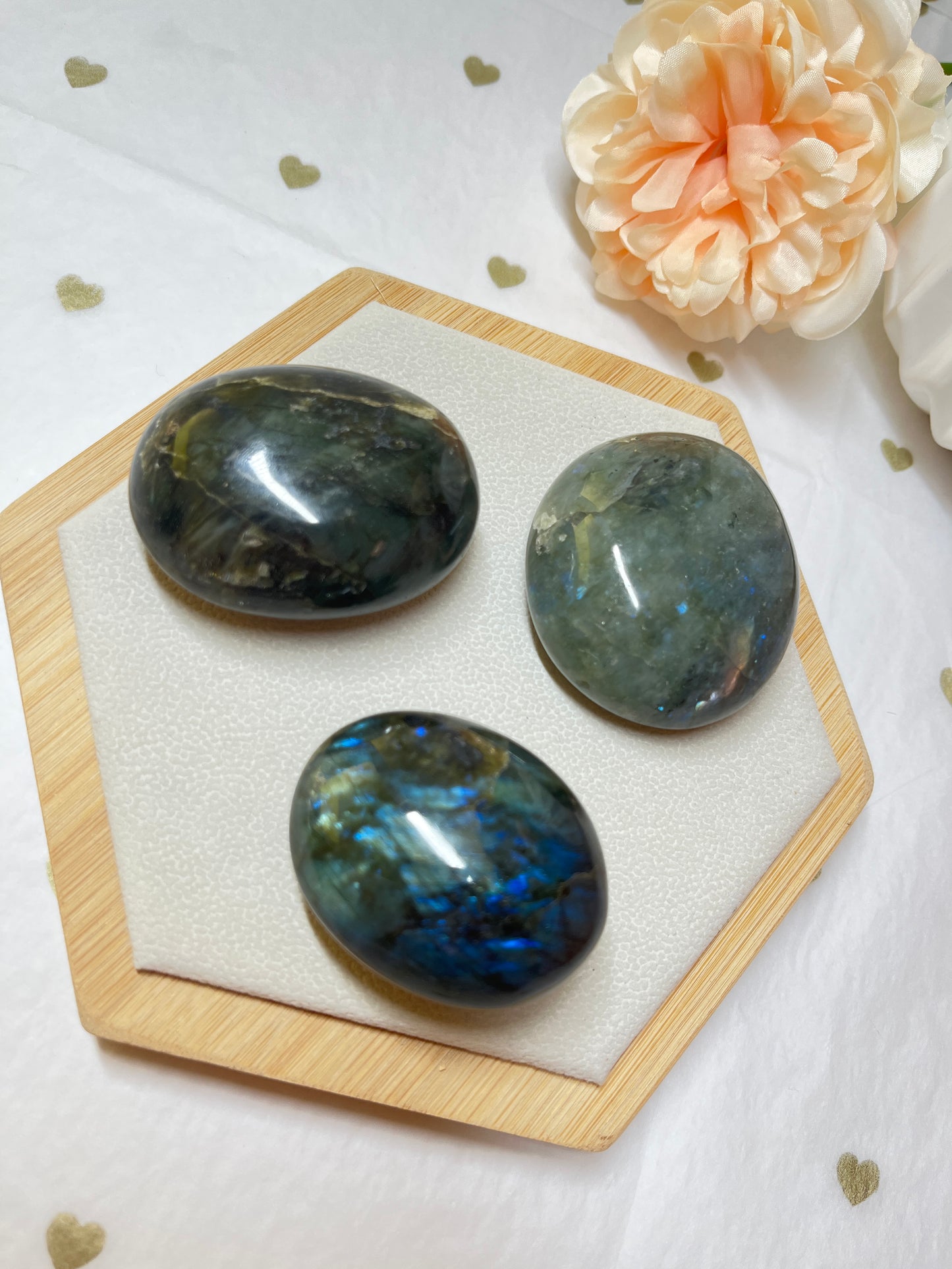 Galet Labradorite A (50 à 110 g) : Protection & Énergie Positive