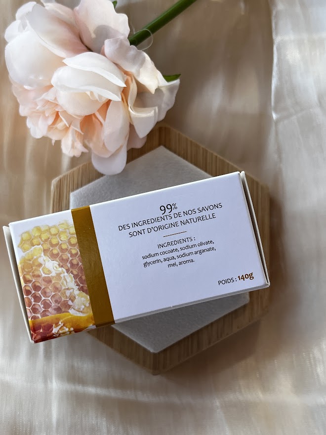Savon Artisanal avec Pierre Naturelle : 99% Ingrédients Naturels