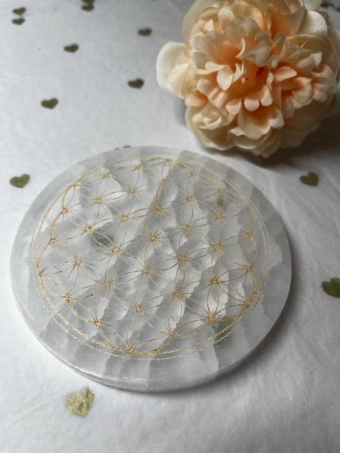 Plaque en Sélénite Fleur de Vie ( 10cm) : Purification & Rechargement