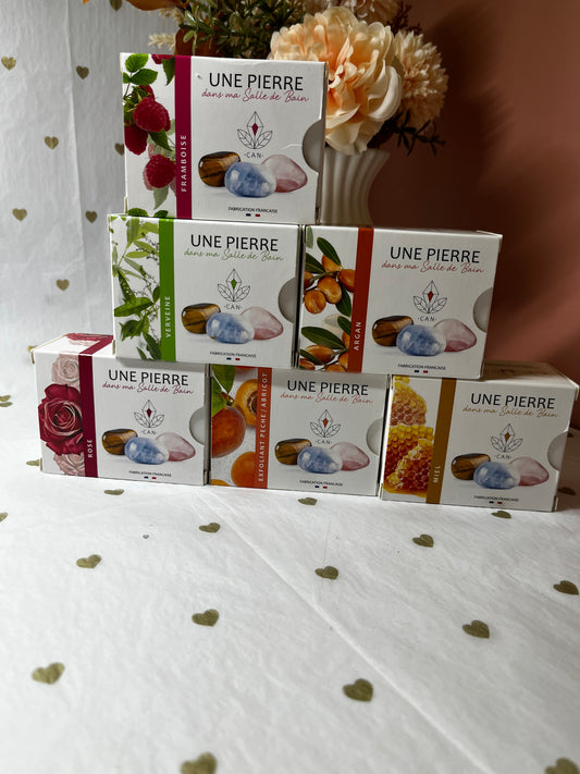 Savon Artisanal avec Pierre Naturelle : 99% Ingrédients Naturels