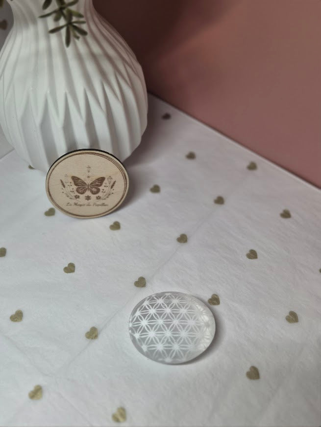 Galet en Sélénite Fleur de Vie