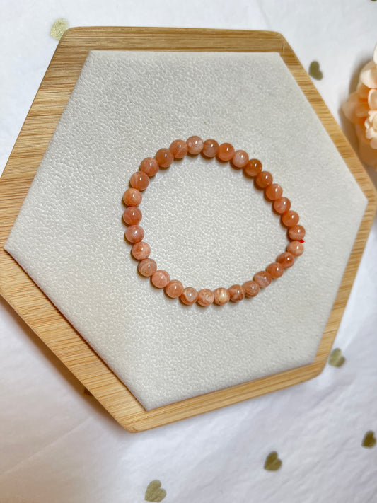 Bracelet en Pierre de Lune Rose (6 mm) : Douceur & Harmonie pour Mamans et Futures Mamans