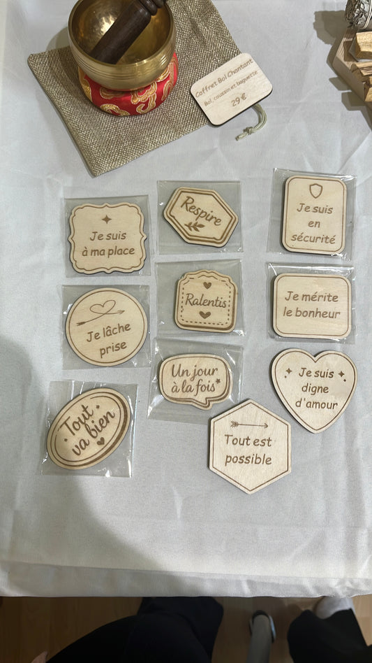 Aimant en bois Mantra positif