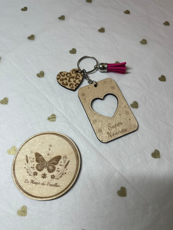 Porte-clés en bois gravé personnalisé