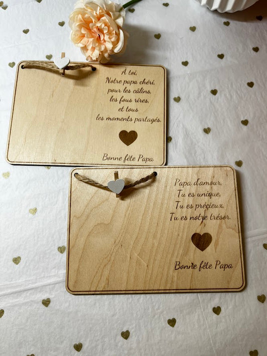 Carte en bois personnalisée avec support : pince cœur pour photo