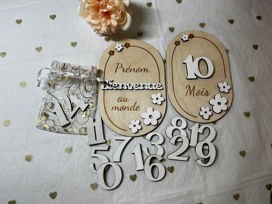 Plaques étapes en bois personnalisables - Bienvenue et Mois (Design floral)