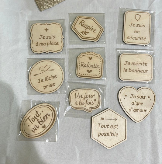 Aimant en bois Mantra positif